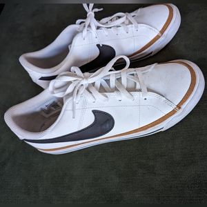 Nike sneakers court legacy